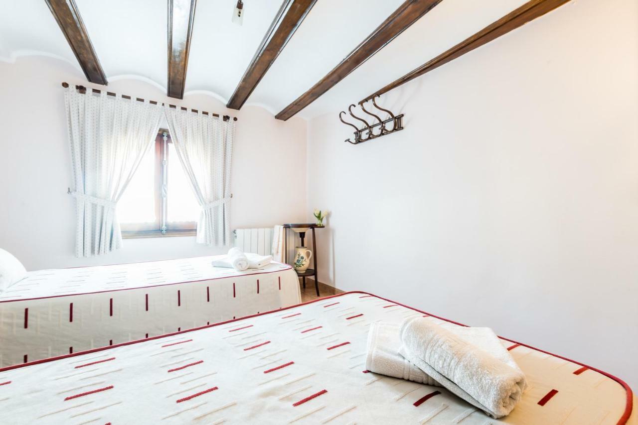 Casa La Carpintera Pensionat Royuela Exteriör bild