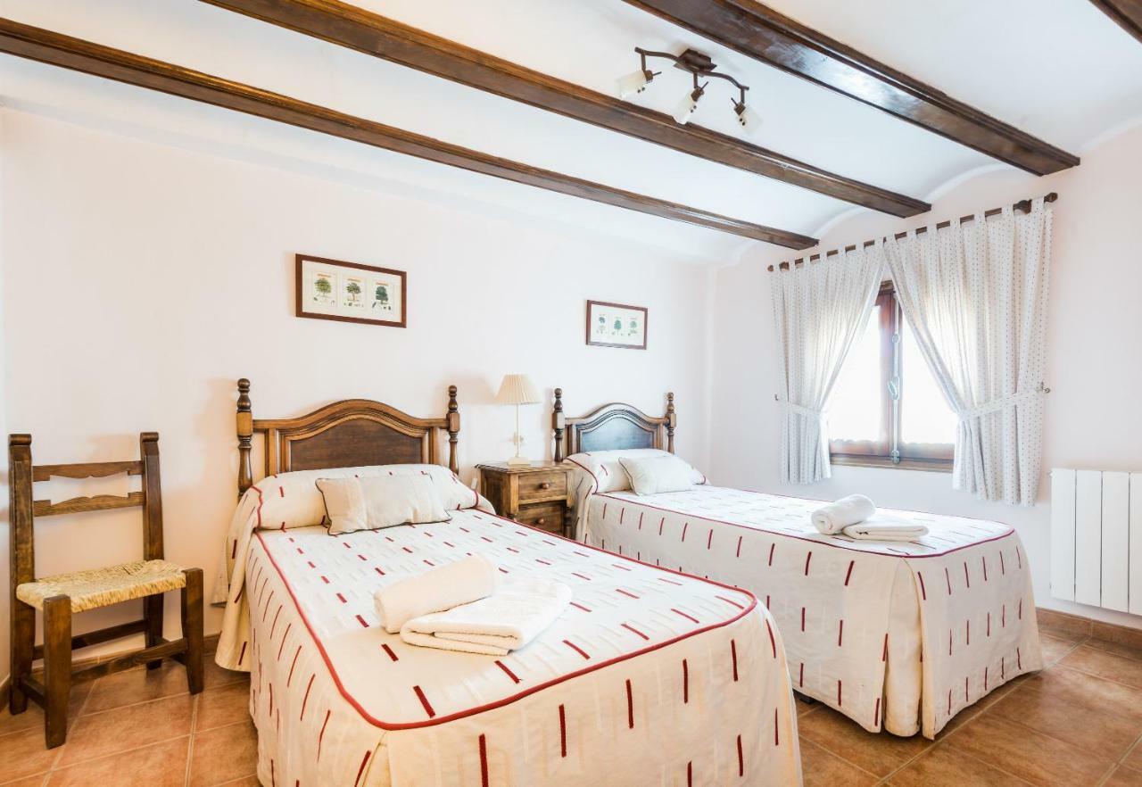 Casa La Carpintera Pensionat Royuela Exteriör bild